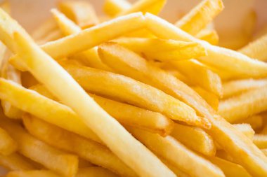 Restoran Reklamları ve Menülerinde Kullanım İçin Altın Çıtır Patates Kızartması