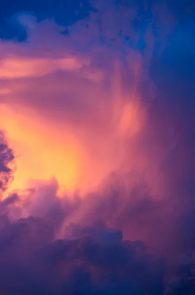 Абстрактный Фон Грозового Облака Окрашенного Солнцем — стоковое фото