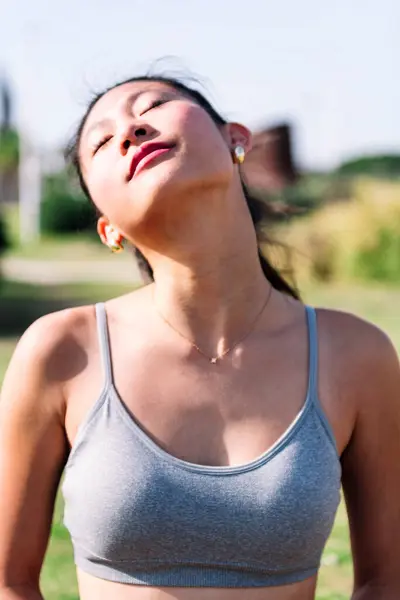 Portrait Jeune Femme Asiatique Faisant Des Exercices Relaxation Concept Mode Images De Stock Libres De Droits