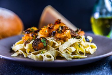 Karides ve Mantar Tagliatelle