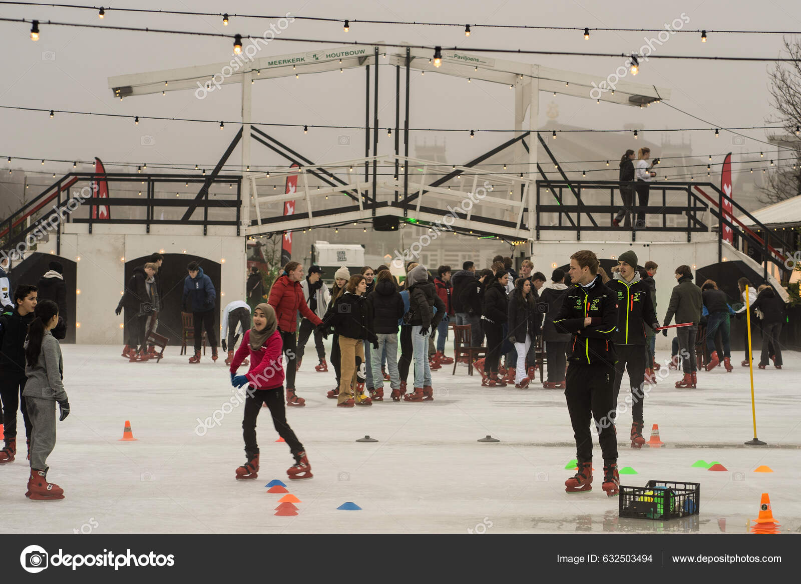 People Skating Rink Amsterdam Netherlands 2022 — Stock Editorial Photo
