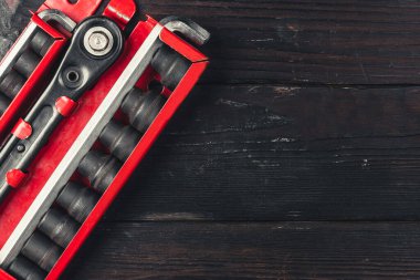 - İngiliz anahtarı. Bir çift İngiliz anahtarı. Alet takımı. Yüksek kalite fotoğraf