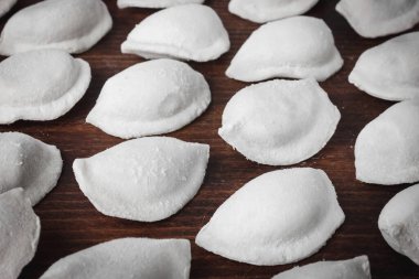 Pişmemiş börek. Çiğ börek. Donmuş börek. Yüksek kalite fotoğraf