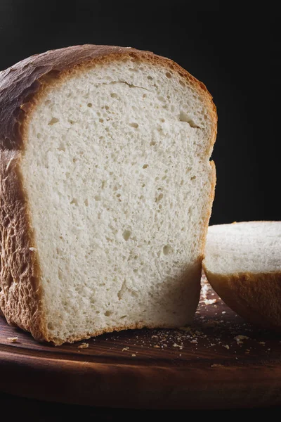 Κοντινό Πλάνο Μιας Φέτας Ψωμί Μισό Τούβλο Ψωμί Υψηλής Ποιότητας — Φωτογραφία Αρχείου