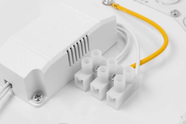 Elektrik teçhizatı. LED sürücüsü yakın plan. - Evet. Yüksek kalite fotoğraf