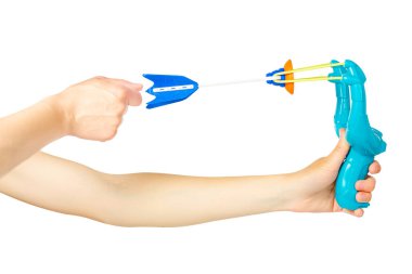 Sapandan fırlamış gibi. Sapan ellerinde. Beyaz arka planda izole edilmiş. Yüksek kalite fotoğraf