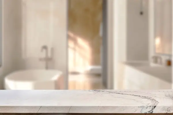 Banyo arkaplanı bulanık, boş mermer bir masa. ürün gösterimi için.
