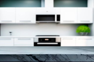 Tahta boş masa. Mutfak bulanık.