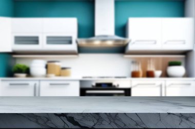 Tahta boş masa. Mutfak bulanık.