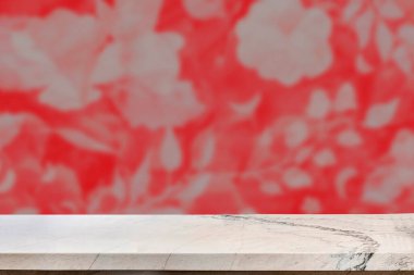 Renkli arkaplanı bulanık ürün ekranı için boş mermer tablo