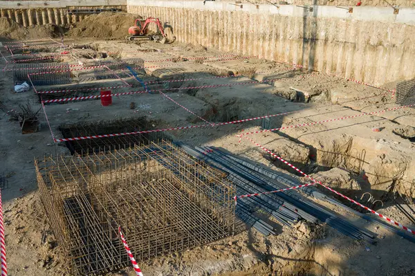 Bina yapım aşamasında, endüstriyel gelişim, inşaat alanı mühendisliği