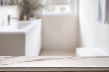 Banyo arkaplanı bulanık, boş mermer bir masa. ürün gösterimi için
