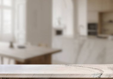 Mutfak arka planında bulanıklık olan boş mermer masa. ürün gösterimi için.