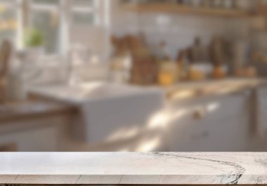 Mutfak arka planında bulanıklık olan boş mermer masa. ürün gösterimi için.
