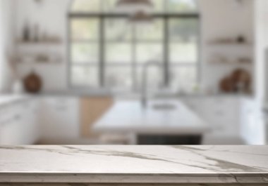 Mutfak arka planında bulanıklık olan boş mermer masa. ürün gösterimi için.