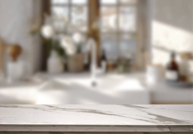 Mutfak arka planında bulanıklık olan boş mermer masa. ürün gösterimi için.