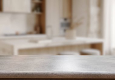 Mutfak arka planında bulanıklık olan boş ahşap masa. ürün gösterimi için