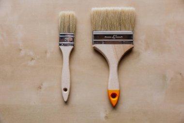 Boya seti, iki fırça bir arada, kalın ve ince. Kopyalama alanı