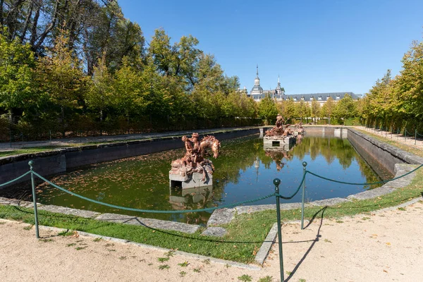 西班牙 塞戈维亚 圣伊尔德丰索王宫花园 关掉赛马喷泉 — 图库照片