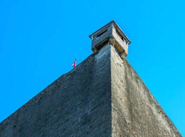 Katedral ve Fransisken Kilisesi, güneşli bir kış gününde. Ayrıntılar. Avusturya.