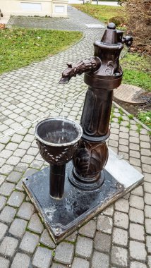 Piestany, Slovakya - 01.29.2025: Maden suyu kaynağı.