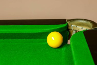 Yeşil Bilardo Masa üstüne snooker