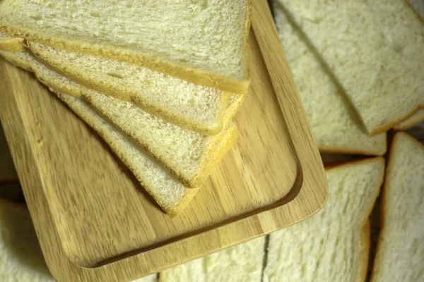 面包从小麦上滑落下来 — 图库照片