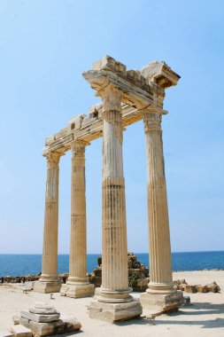 Apollo Tapınağı, Akdeniz kıyısındaki antik Carian kasabası, Türkiye.