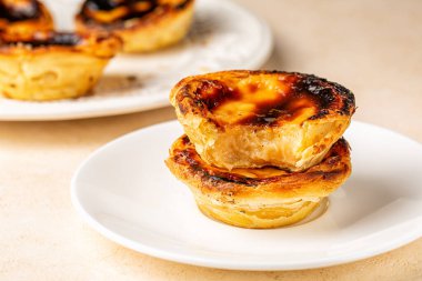 Pastel de nata veya pastel de Belem, Portekiz usulü yumurta kremalı tart..