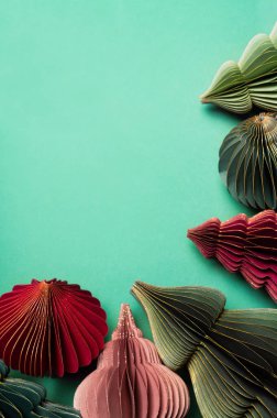 Dekoratif kağıt Noel ağacı süslemeleri, DIY projesi, Organik Modern Tasarım, Asılı Festive Honeycomb Katlanabilir 3 boyutlu toplar, minimalist ve plastiksiz