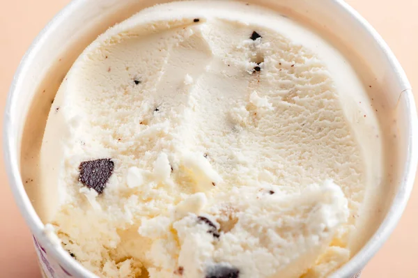 Мороженое Теста Шоколадной Крошкой Бумажной Чашке Высоким Содержанием Белка — стоковое фото