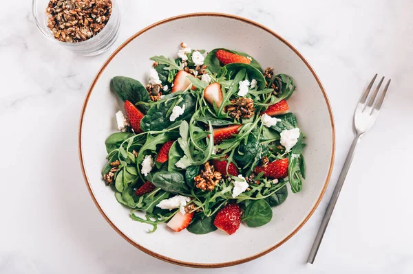Healthy Salad Made Green Salad Leaves Rocket Salad Slices Fresh — Stock Photo, Image