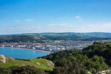 Kuzey Galler 'deki Llandudno Deniz Cephesi' nde Güzel Yaz Günü