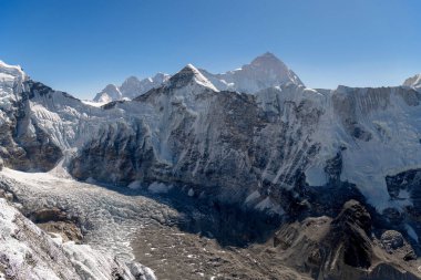 Everest Dağı'nın panoramik manzarası, Himalayalar napal