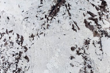 Alpen kuvars - doğal kuvarsit taş dokusu, levha fotoğrafı. Lüks İtalyan malzeme deseni dış ev dekorasyonu, iç projeler, döşeme döşemeleri, 3D, seramik, duvar döşemeleri için..