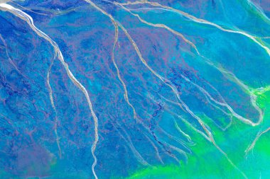 Soyut resim arka planı, altın mavisi tonda yaratıcı sanat eserleri. Doğal Lüks. Boya, tuval dokusuna sıçrar. Akrilik likit modern moda resim. Benekler ve fırça darbeleri yağlı boya