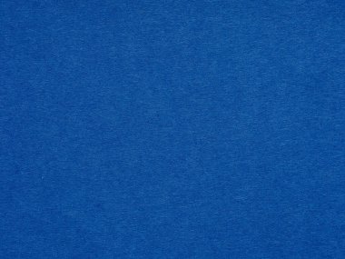 Kâğıt boyunca uzanan zengin mavi dokular, uçsuz bucaksız gökyüzünü anımsatıyor. İlham verici rüyalar ve sonsuz olasılıklar.