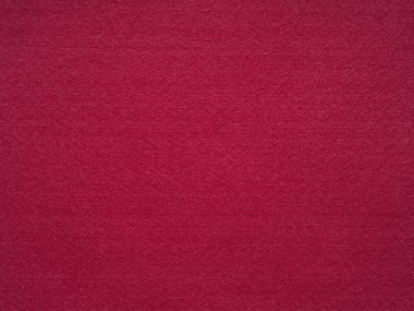 Kırmızı davetkar bir yüzey zarif dokuların ve rahatlatıcı, lüks bir atmosferin olduğu bir dünyaya bir bakış sunuyor.