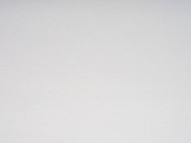 Gri dansın ince gölgeleri kağıdın üzerinde, basitlik ve karmaşıklığın sessiz bir senfonisini yaratıyor.