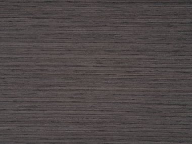 Alacakaranlıktaki huzuru çağrıştıran bu meşe kaplamasının koyu kumru gri tonları pürüzsüz bir ahenkle harmanlanır.