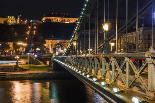 Vista Nocturna Budapest Paisaje Urbano Panorámico Famoso Destino Turístico Con —  Fotos de Stock