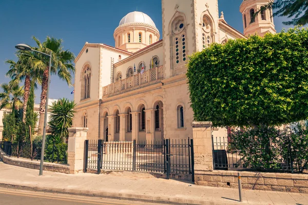 阿依纳帕大教堂在利马索尔 塞浦路斯岛 夏天阳光灿烂明亮的日子 — 图库照片