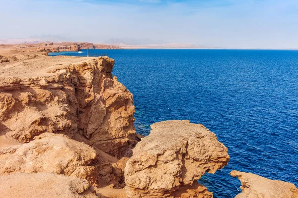 ラスモハメッド国立公園の紅海沿岸の海岸 砂漠の有名な旅行の減少 シャルム シェイク シナイ半島 エジプト — ストック写真