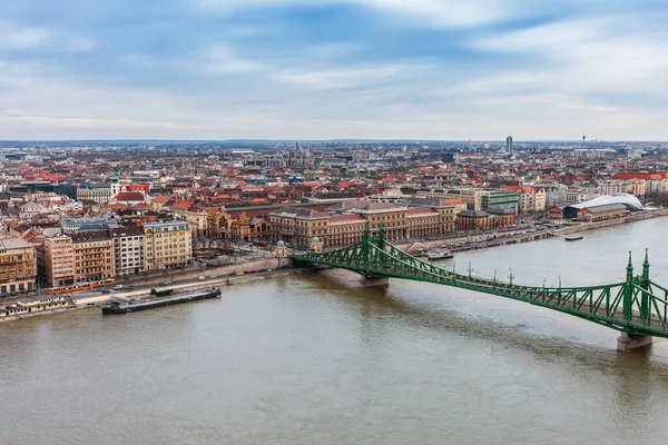 Panorama Gród Słynnego Turystycznym Budapeszcie Dunaju Mostów Krajobraz Turystyczny Węgrzech — Zdjęcie stockowe