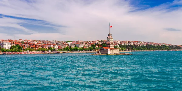 イスタンブールのパノラマの景色 有名な観光先ボスポラス海峡チャネルのパノラマ景観 旅行風景ボスポラス海峡 トルコ ヨーロッパとアジア — ストック写真