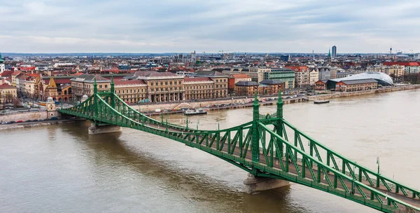 Панорама Міського Пейзажу Відомого Туристичного Призначення Будапешт Дунаєм Містками Туристичний — стокове фото