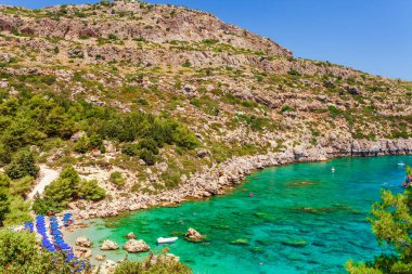 Rodos adasında Ladiko koyu yakınlarındaki Deniz skyview manzara fotoğraf Anthony Quinn bay, Oniki, Yunanistan. Güzel kum plaj ve berrak mavi su ile Panorama. Güney Avrupa'nın ünlü turistik beldesi
