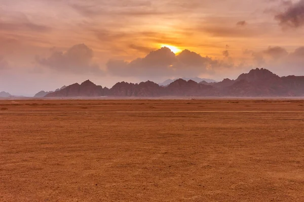 Оранжевый Красивый Закат Над Горами Синайском Полуострове Шарм Эль Шейх — стоковое фото