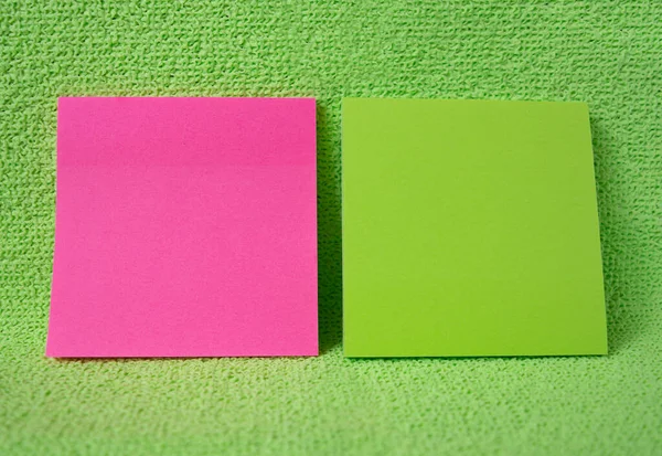 Puste Etykiety Kolorów Papierowe Naklejki Notatki Zielona Różowa Notatka Papierowa — Zdjęcie stockowe