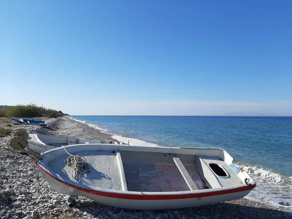 Barcos Viejos Del Pescador Playa Rhodes Grecia —  Fotos de Stock